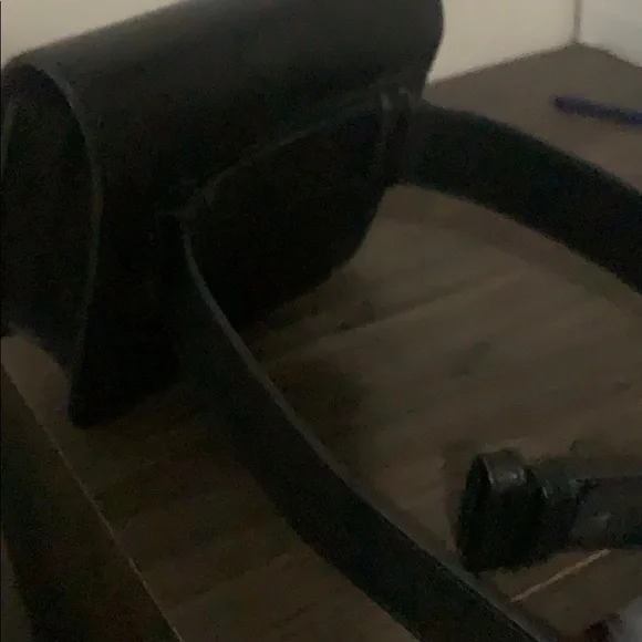 Designer-Inspired Black Leather Crossbody Bag with Gold Hardware - Picture 3 of 3